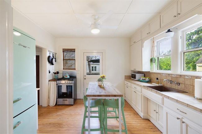 261 N Water St, House other with 2 bedrooms, 1 bathrooms and null parking in La Grange TX | Image 7