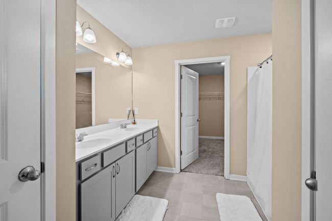 5506 145 Th St, Home with 5 bedrooms, 4 bathrooms and null parking in Urbandale IA | Image 17
