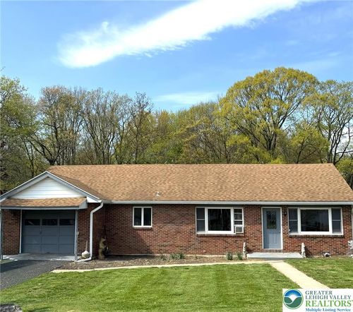 26 Werner St, East Bangor, PA, 18013-2152 | Card Image