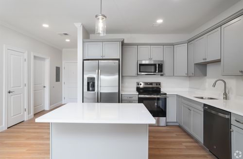 104-74 Rockingham Rd, Derry, NH, 03038-4145 | Card Image