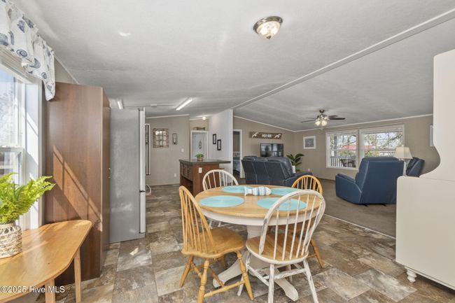 302 Bayview Dr, House other with 3 bedrooms, 2 bathrooms and 1 parking in Harkers Island NC | Image 4