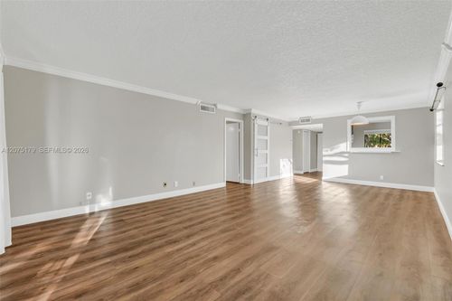 201-402 Lakeview Dr, Weston, FL, 33326-2406 | Card Image