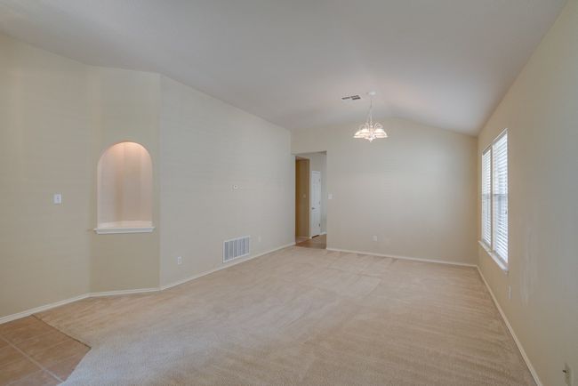 11308 Los Comancheros Rd, House other with 3 bedrooms, 2 bathrooms and 2 parking in Austin TX | Image 7