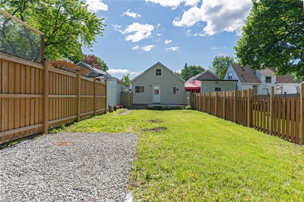Residential Lease in Hamilton 5