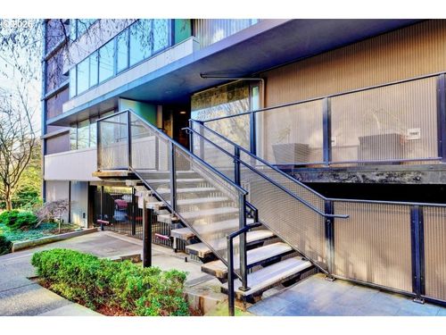 402-2020 Sw Main St, Portland, OR, 97205-1530 | Card Image