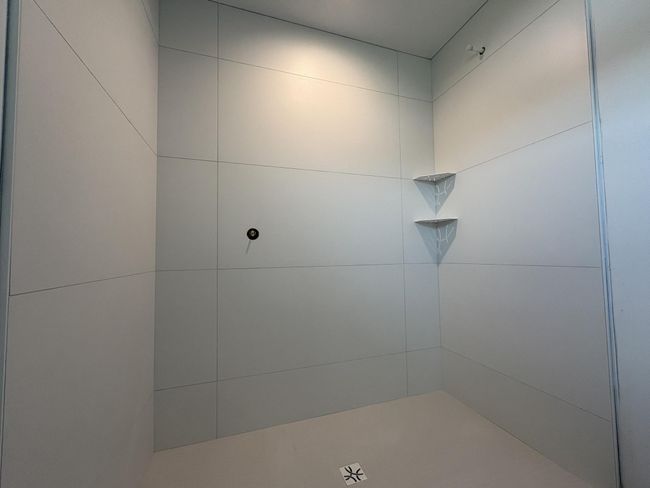 Walk-In Shower | Image 6