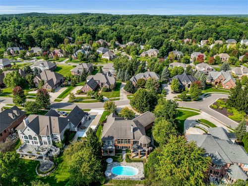 5007 Rockaway Ln, Clarkston, MI, 48348-5042 | Card Image