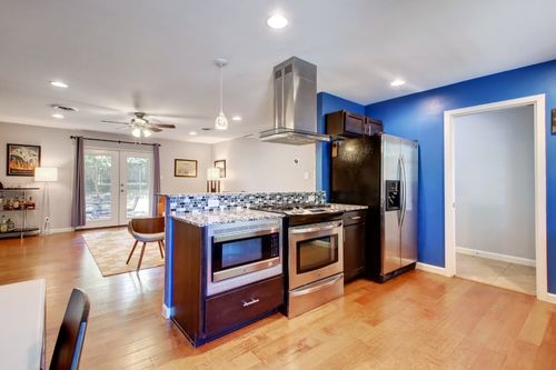 6709 Columbia Dr, Austin, TX, 78723-1348 | Card Image