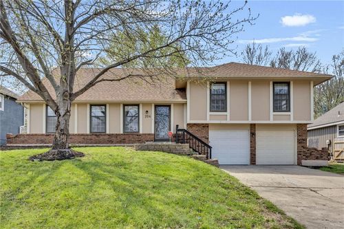 204 Se Gingerbread Ln, Blue Springs, MO, 64014-3608 | Card Image