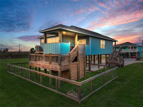 985 Gulf Rd, Crystal Beach, TX, 77650 | Card Image