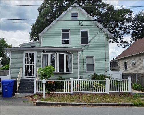 18 Glen St, Riverside, RI, 02915-2802 | Card Image