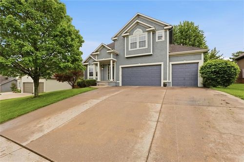 2509 Sw Carlton Ct, Lee's Summit, MO, 64082-4129 | Card Image
