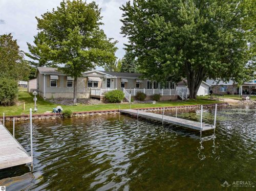 2000 Seneca Trl, West Branch, MI, 48661-9723 | Card Image