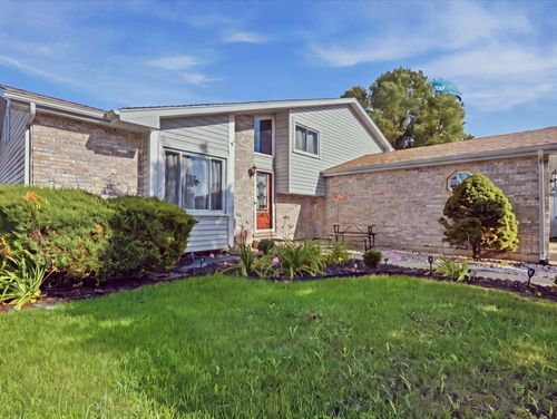 2010 Watertower Pl, Crest Hill, IL, 60403-0823 | Card Image