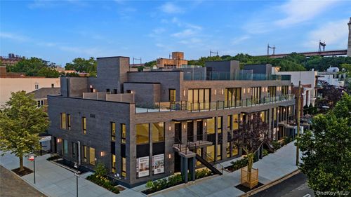 3c-21 Shore Blvd, Astoria, NY, 11105-3927 | Card Image