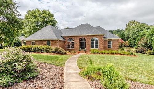 1337 Braeburn Rd Nw, Concord, NC, 28027-8803 | Card Image