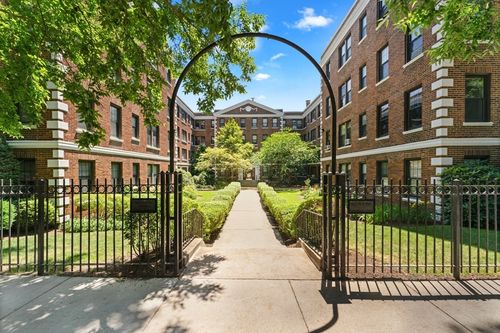221-66 Queensberry St, Boston, MA, 02215-5164 | Card Image