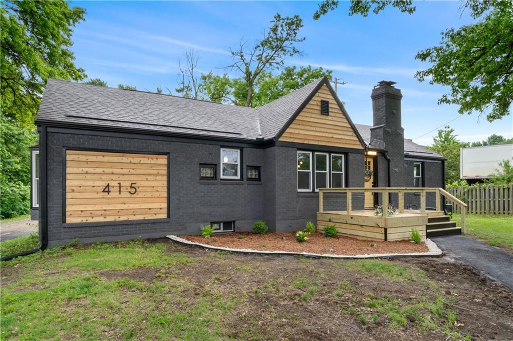 Cookingham Dr, Kansas City, MO 64155
