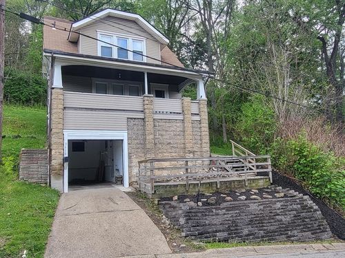 3610 Wood St, Weirton, WV, 26062-4462 | Card Image