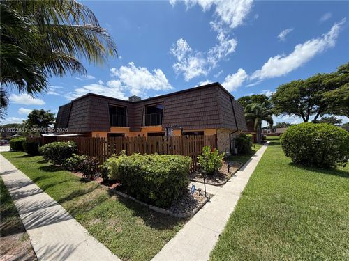 964 Springdale Cir, Palm Springs, FL, 33461-6347 | Card Image