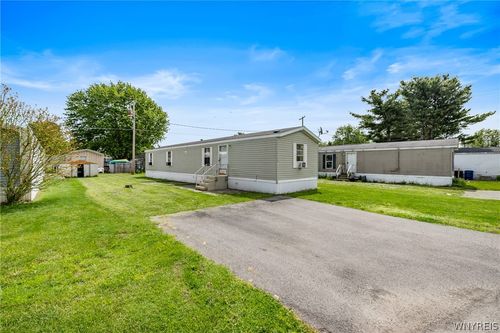 768 Dorwood Park, Ransomville, NY, 14131-9672 | Card Image