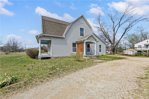 702 N Kentucky St, Iola, KS, 66749-1922 | Card Image