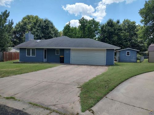 125 Cypress Dr, Emporia, KS, 66801-4667 | Card Image
