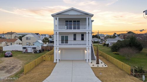 113 Ocean View Ave, Carolina Beach, NC, 28428-6829 | Card Image