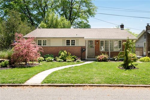1646 W Cedar St, Allentown, PA, 18102-1208 | Card Image
