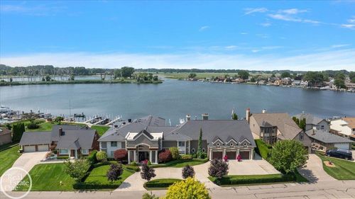 38371 Huron Pointe Dr, Harrison Twp, MI, 48045-2838 | Card Image