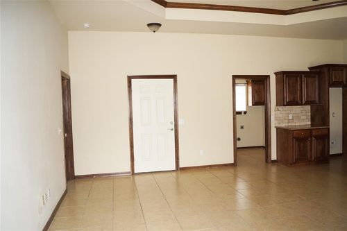12120 Sw 12th St, Yukon, OK, 73099-7352 | Card Image
