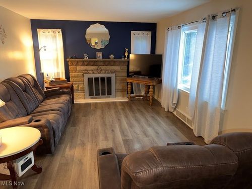 2745 Myrtle Ave Nw, Canton, OH, 44709-3381 | Card Image