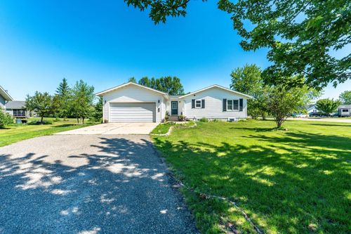 720 6th Dr Nw, Perham, MN, 56573-2037 | Card Image