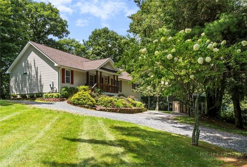 2996 Us Highway 221 S, Blowing Rock, NC, 28605-9455 | Card Image