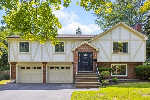 4 Rodgers Rd, Stoneham, MA, 02180-3046 | Card Image