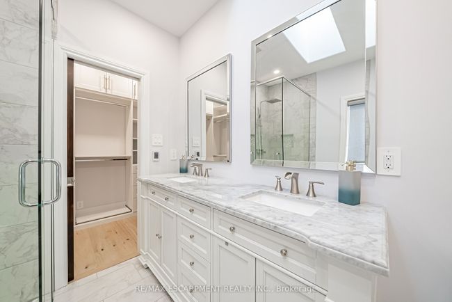 70 Oak Ave, House other with 6 bedrooms, 4 bathrooms and 7 parking in Dundas ON | Image 16