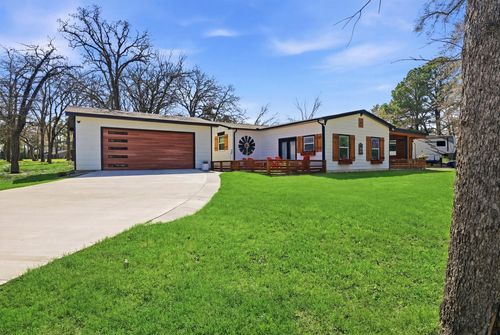 121 Kiowa Dr W, Lake Kiowa, TX, 76240-9585 | Card Image