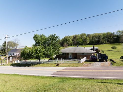 2741 State Route 982, Mount Pleasant, PA, 15666-2559 | Card Image