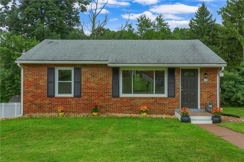 18 Longvue Cir, Ambridge, PA, 15003-1121 | Card Image