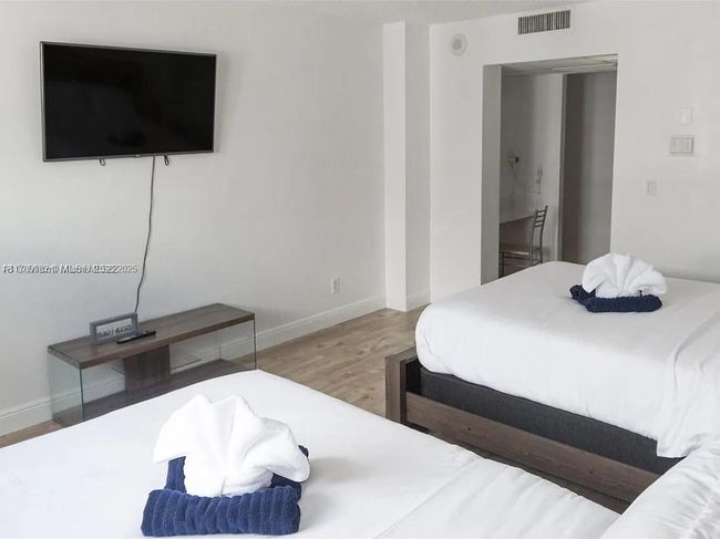 APT-1216 - 19370 Collins Ave, Condo with 3 bedrooms, 2 bathrooms and null parking in Sunny Isles Beach FL | Image 14