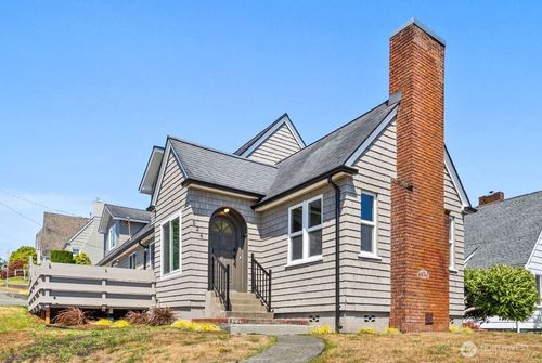 526 W 6th St, Aberdeen, WA, 98520-3313 | Card Image