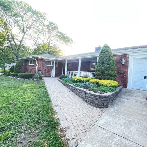 548 Gore Rd, Erie, PA, 16509-2330 | Card Image