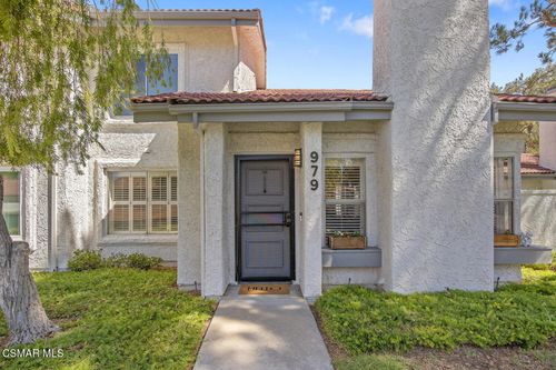 979 Quarterhorse Ln, Oak Park, CA, 91377-3969 | Card Image