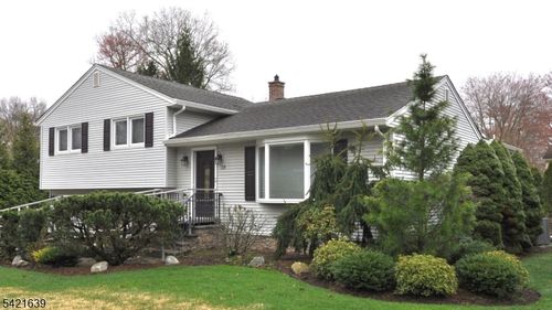 28 Jefferson Pl, Montvale, NJ, 07645-2333 | Card Image