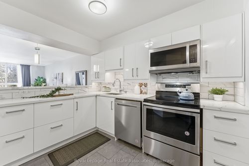 511-1485 Lakeshore Rd E, Mississauga, ON, L5E3G2 | Card Image