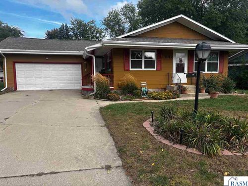 1029 Willow Dr, Saint Peter, MN, 56082-1149 | Card Image