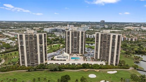 ph25-20301 W Country Club Dr, Aventura, FL, 33180-1675 | Card Image