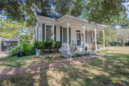 208 Villa St, Cuero, TX, 77954-3006 | Card Image