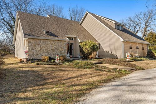 16800 S 1413 Rd, Nevada, MO, 64772-5124 | Card Image