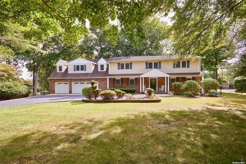 10 Norman Court, Dix Hills, NY, 11746 | Card Image